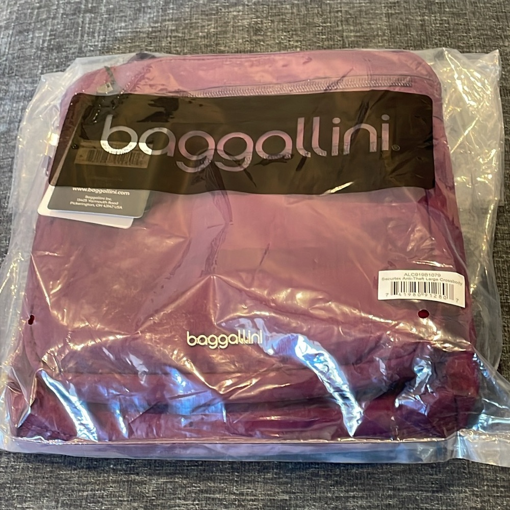 NWT Securtex Anti-Theft Large Crossbody bag by Baggalini in color mulberry - Picture 10 of 10